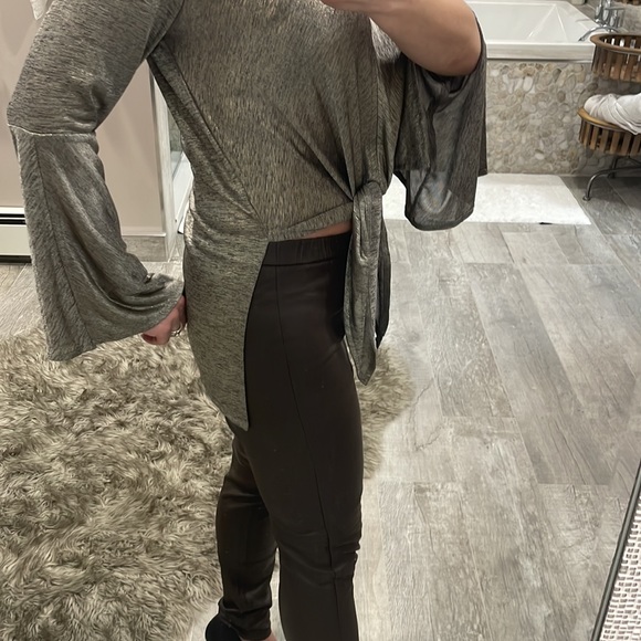 ‼️BUNDLE SALE 4 FOR $20 - NWOT Gorgeous crop top - Picture 12 of 12